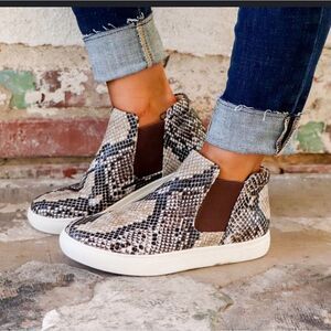 NIB harlan Coconuts by Matisse slip on sneakers 9